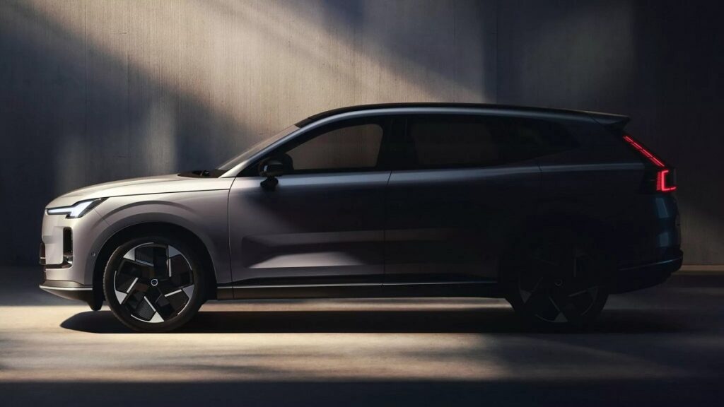 ولوو XC70 ساخت چین معارفه شد، کاندید تازه ورود به بازار ایران_دلچسب 3 volvo