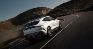 استون مارتین DBX S