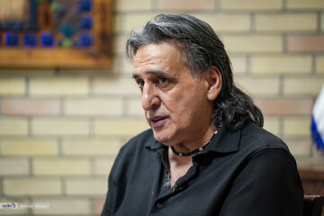 اشتباه بزرگ عابدزاده رفتن به پرسپولیس بود/این استقلال را فقط فرهاد مجیدی نجات می‌دهد