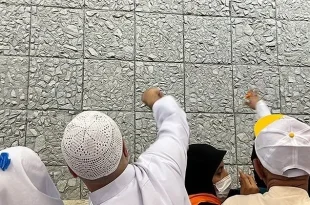 حجاج شیطان را سنگباران کردند