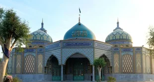 درهای بقاع متبرکه بر روی مردم گشوده است