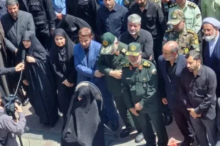 ملت ایران با ریشه و هویت عمیق خود شکست‌ناپذیر است