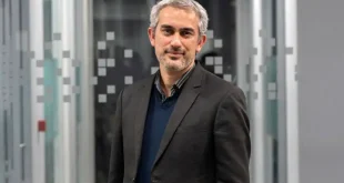 وزیر اقتصاد بر حمایت از اصناف برای رفع مشکلات ضروری تاکید کرد