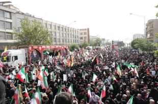 وزیر اقتصاد در مراسم تشییع شهدای اقتدار ملی حضور یافت