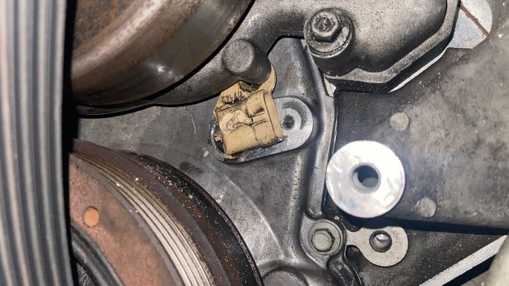 علائم خرابی سنسور دور موتور و روش های از بین بردن آن_دلچسب 6 علائم خرابی سنسور دور موتور