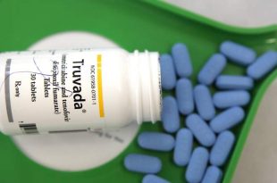 شکایت فعالان ایدز علیه ترامپ برای عدم افشای جزئیات توافق محرمانه با یک غول دارویی