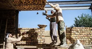 تکمیل ۲۰ هزار واحد مسکونی برای نیازمندان / نوسازی ۳۸۰ مدرسه فرسوده در آستانه مهر