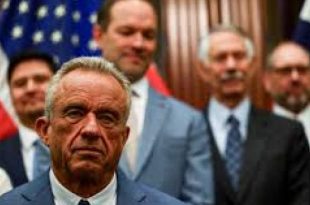 اعتراض ۹ رئیس پیشین CDC به تصمیمات وزیر بهداشت کندی؛ او سلامت مردم را به خطر انداخته است