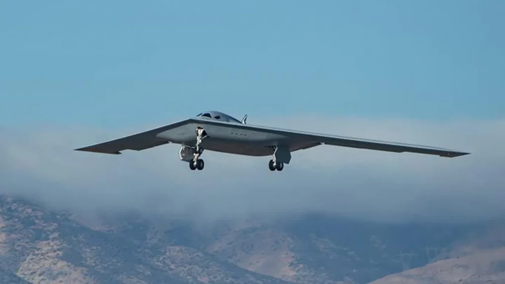 نخستین پرواز دومین بمب‌افکن B-21 Raider