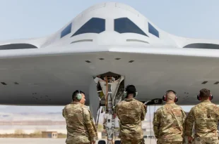 نخستین پرواز دومین بمب‌افکن B-21 Raider