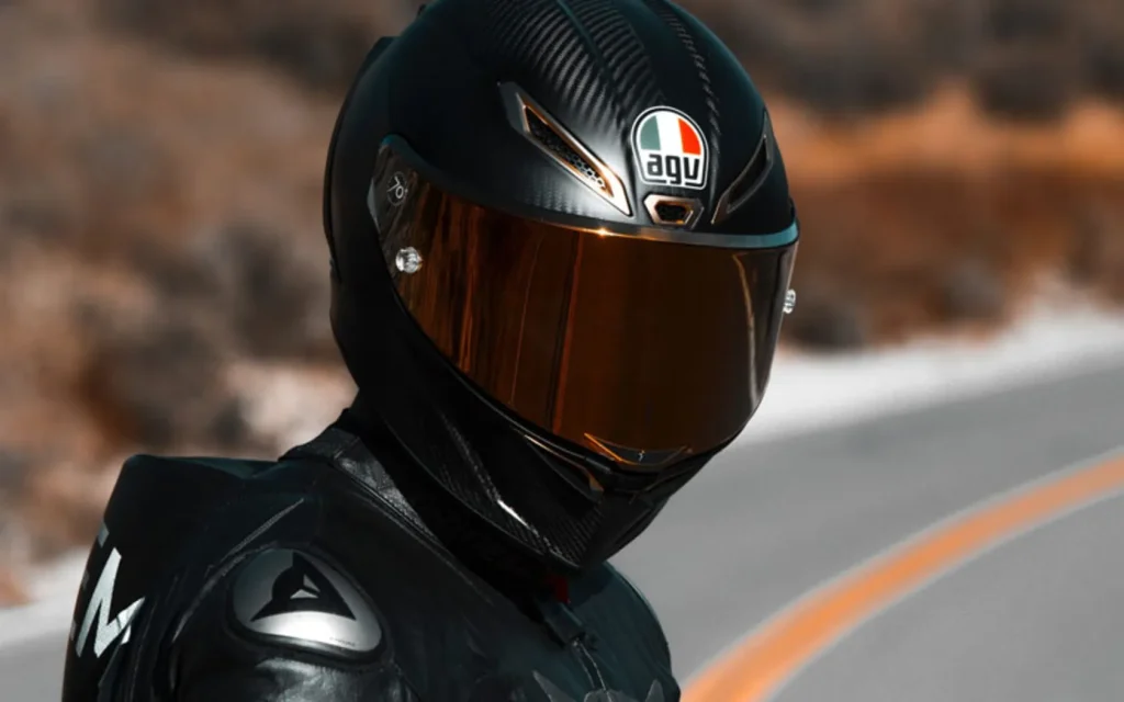 ۷ اشتباه رایج در هنگام خرید کلاه کاسکت که باید به آن توجه کنید