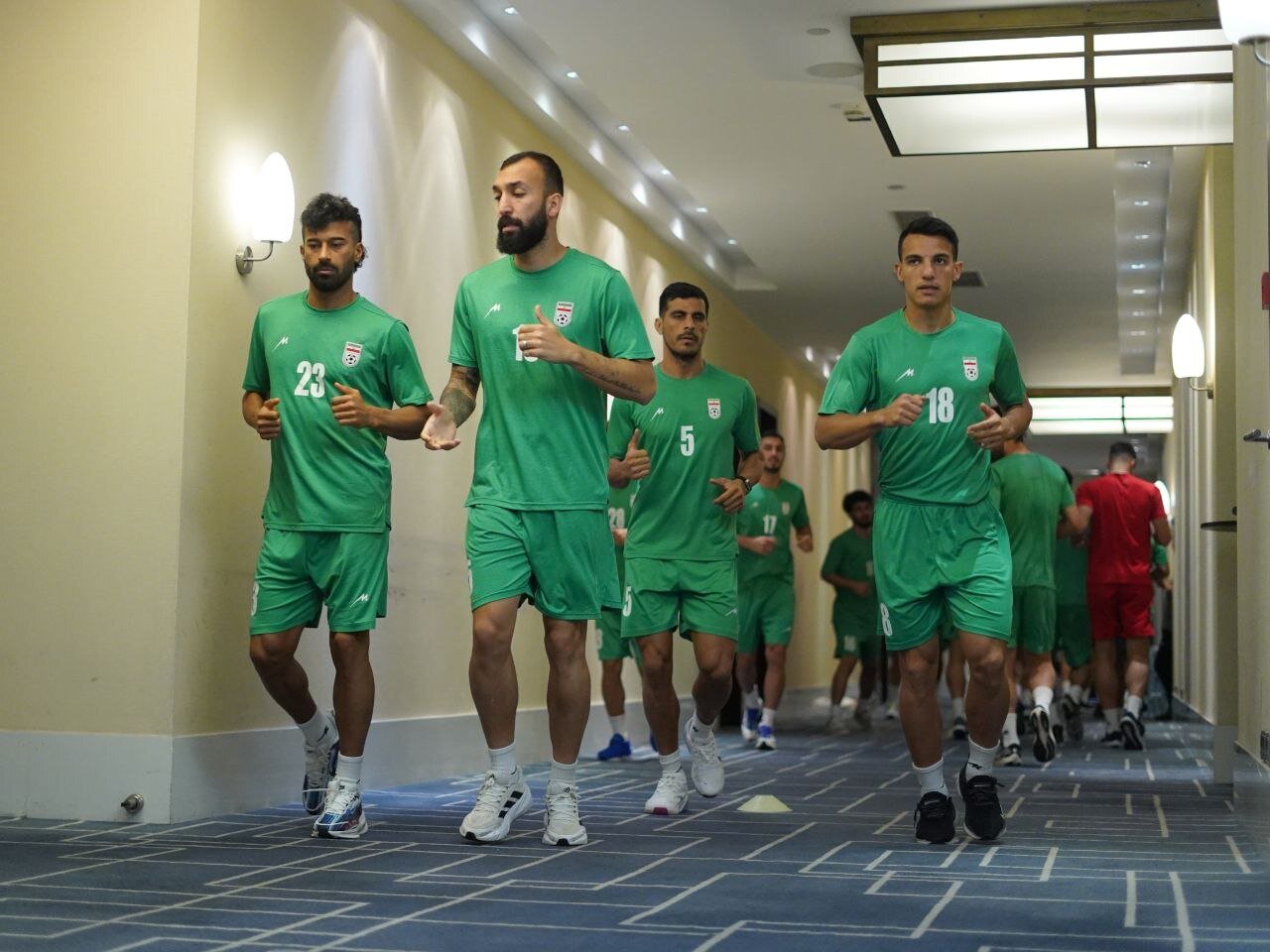 زنگ خطر برای تیم ملی/ قلعه‌نویی و دستیاران پرشمارش در بن‌بست تاکتیکی