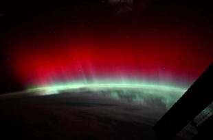 ویدیو خیره‌کننده فضانورد از شفق قطبی قرمز نادر در ایستگاه فضایی