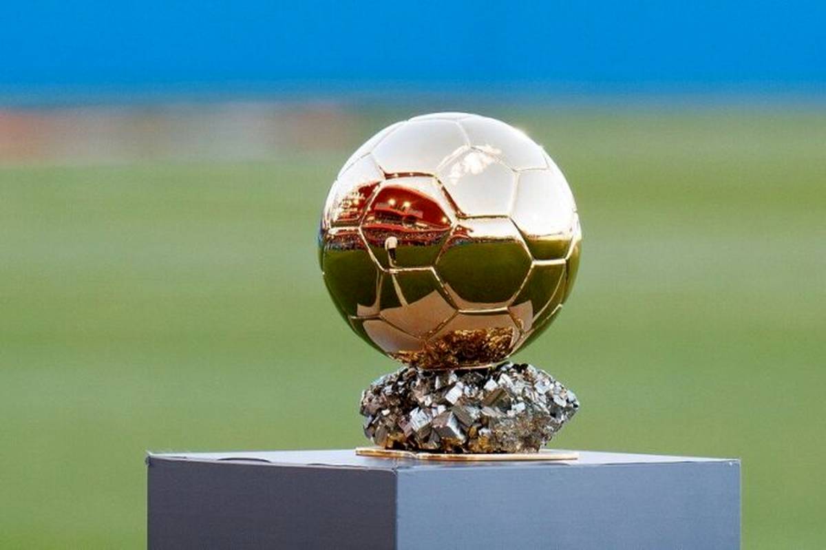 کوییز 20 سوالی فوتبالی در رابطه توپ طلا_دلچسب 56 نام کدام بازیکن مشهور امروزی، دقیقاً مشابه نام کامل (نام و نام خانوادگی) برندهٔ توپ طلای سال ۱۹۶۰ است؟