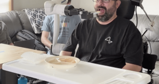 کنترل بازوی رباتیک با ایمپلنت نورالینک