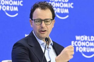 نوشتن کدهای آنتروپیک با هوش مصنوعی