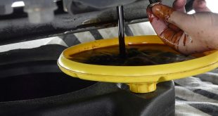 تعویض روغن از طریق پیچ تخلیه کارتل ماشین