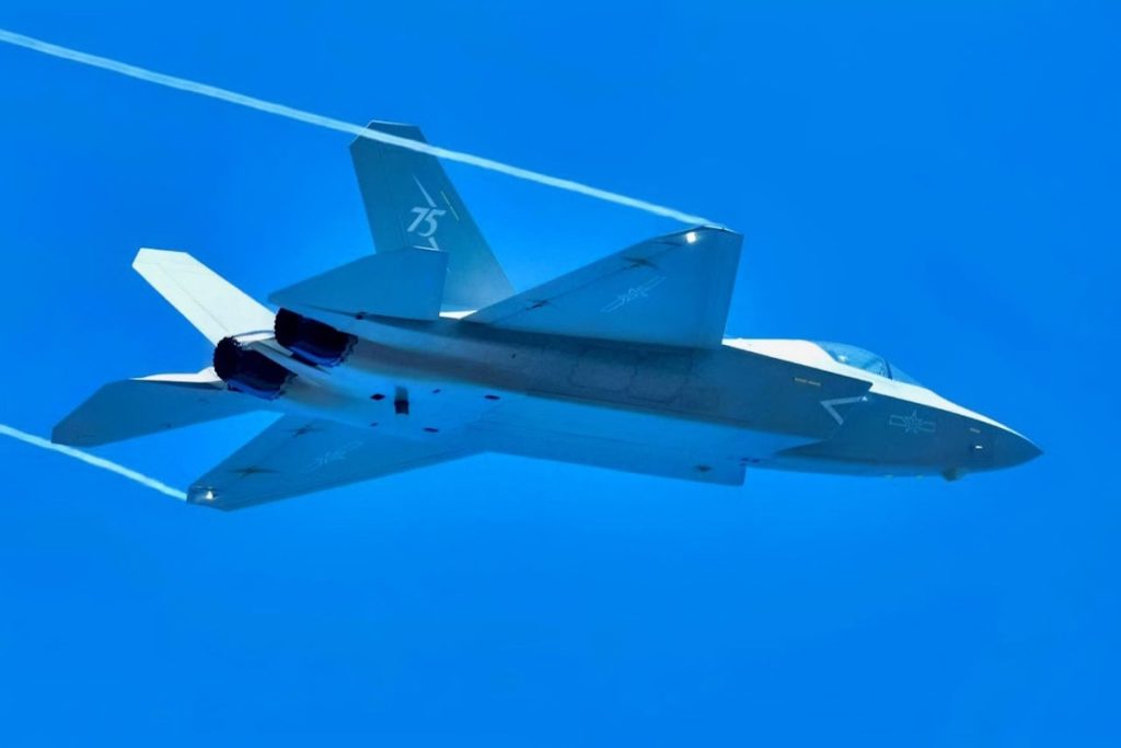 چه کشورهایی جنگندههای چینی میخرند؟_دلچسب 26 جنگنده J-35