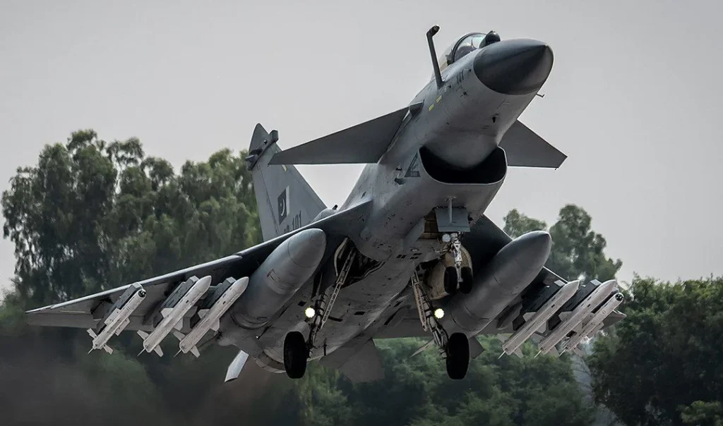 جنگنده چینی J-10C Vigorous Dragon