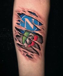 آغاز چالش اسپالتی در تورین و ماجرای خالکوبی ناپولی روی بازوی مربی یوونتوس 2 wor1cg3c5