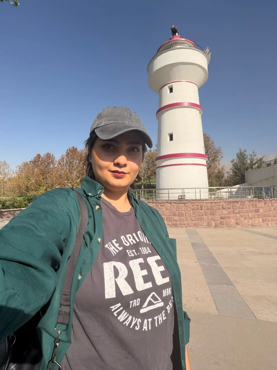 درمورد این گوشی سریع قضاوت نکنید دلچسب.webp