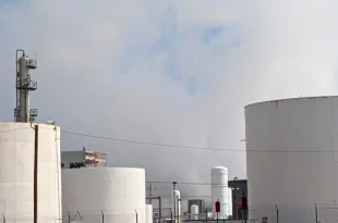 انفجار مهیب در پالایشگاه نفت آمریکا در نیومکزیکو