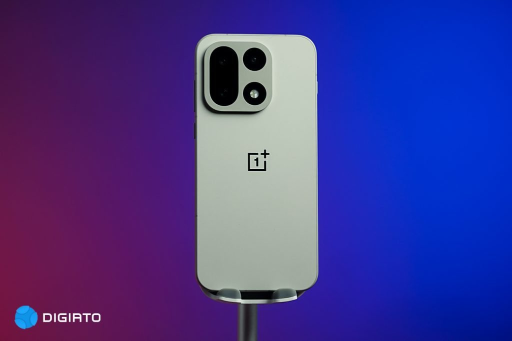 1765505990 619 بازدید گوشی OnePlus 15 برگشت یک رقیب کم‌ادعا دلچسب