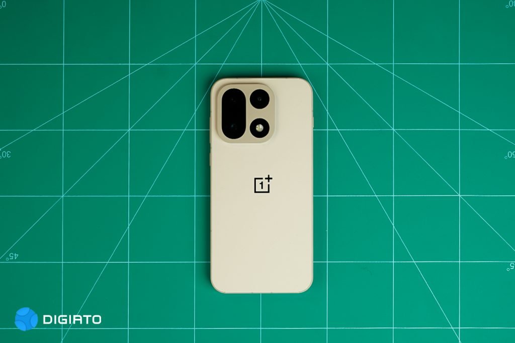 1765505991 877 بازدید گوشی OnePlus 15 برگشت یک رقیب کم‌ادعا دلچسب