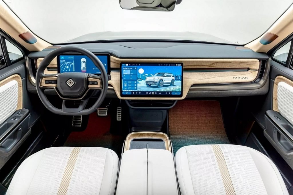 ریویان رانندگی خودران کامل را با پرداخت ماهی ۵۰ دلار اراعه میدهد_دلچسب 8 رانندگی خودران کامل