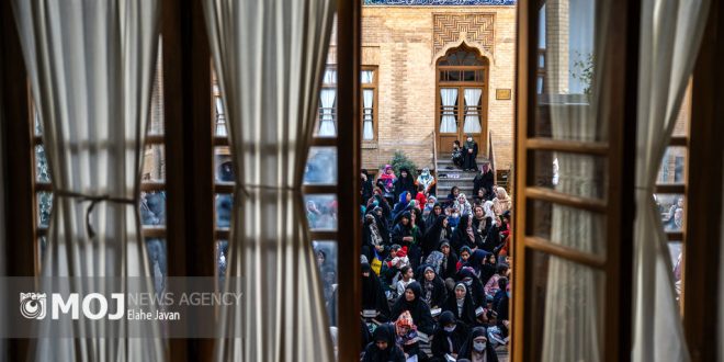 جزء خوانی قرآن کریم در خانه موزه شهید مدرس_دلچسب 2 جزء خوانی قرآن کریم در خانه موزه شهید مدرس